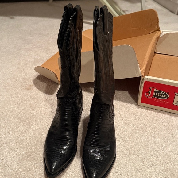Justin- vintage black Cowboy Boots - Picture 5 of 10